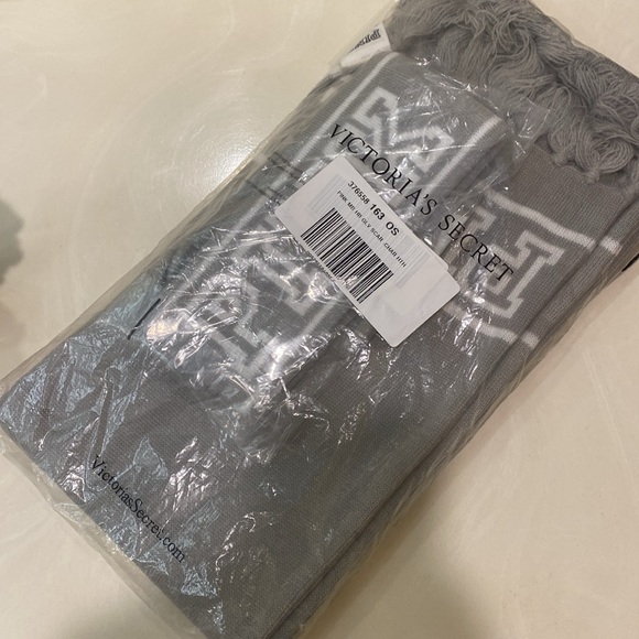 Victoria’s Secret Rare HTF Scandalous, Sweet Talk and Night - read! - Picture 5 of 5